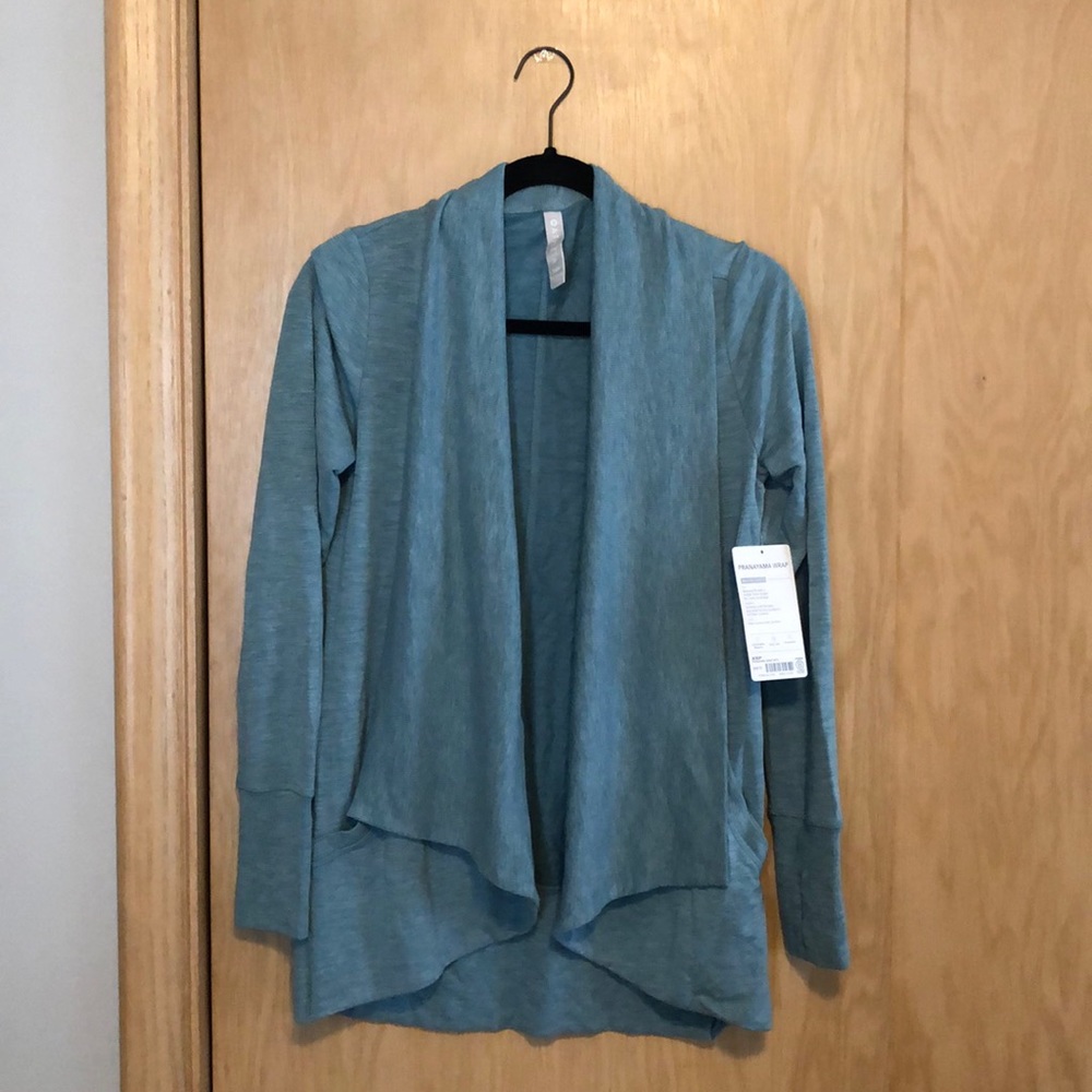 Brand new Athleta sweater with thumb holes